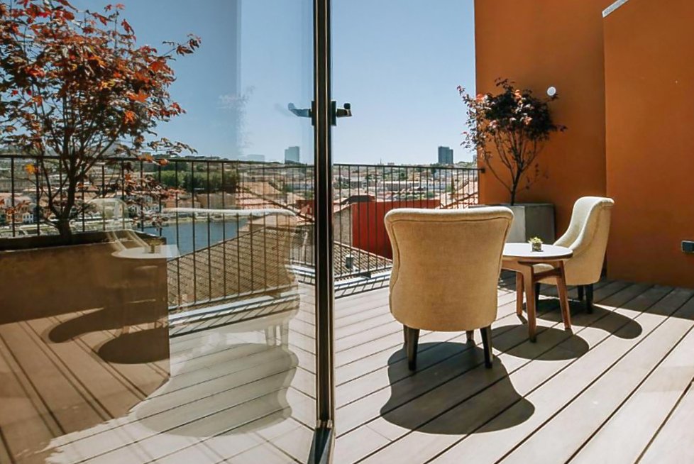 Porto, Portugal: A Slow Travel Guide exmo hotel by olivia
