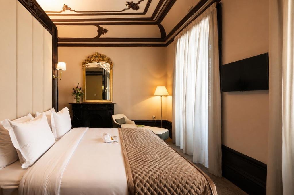 Porto, Portugal: A Slow Travel Guide heritage palace